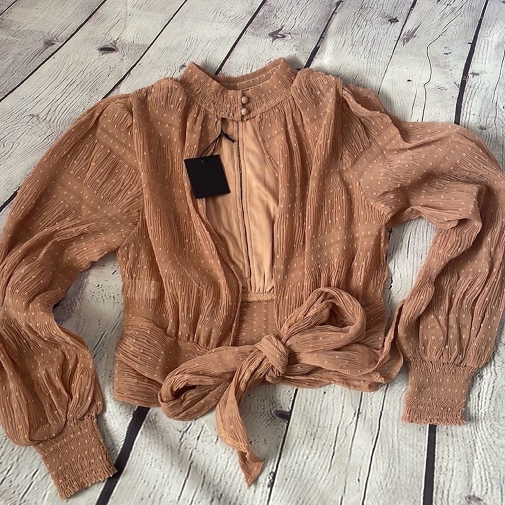 Long puffy sleeves cream shirt